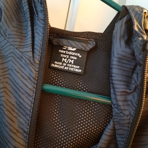 Running jacket - Picture 1 of 4